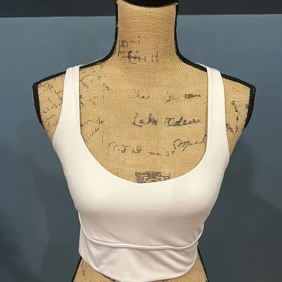 EUC All in Motion sports bra size medium women’s - Picture 2 of 7